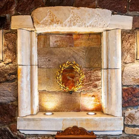 فيلة The Treasure Box - Private Stone Plaka (Milos)