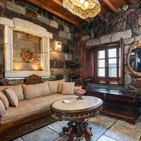 The Treasure Box - Private Stone Villa *